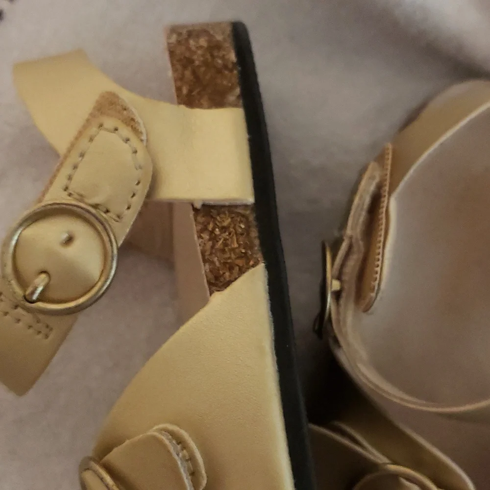 6-12m gold sandals  *